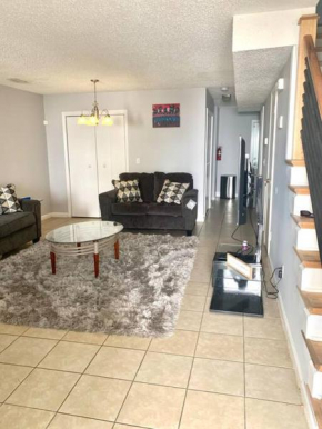 Classic 2-Bedroom Condo w/Free Parking